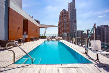 Poolat Eleven40, Illinois, 60605